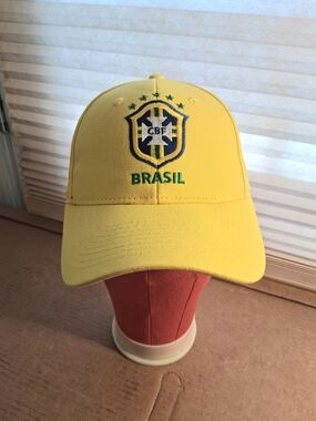 Brasil Yellow Baseball Cap with Embroidered Crest